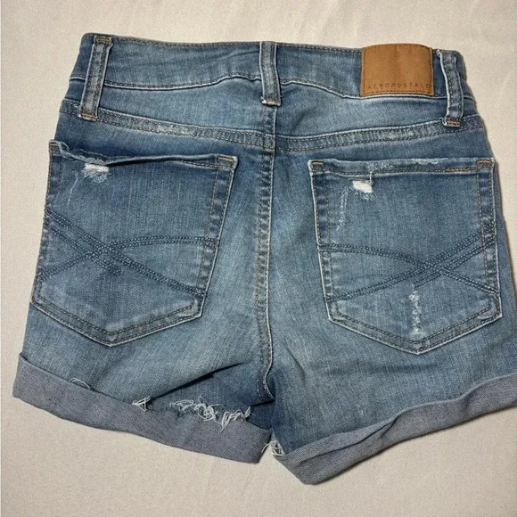 Womens size 000 juniors Aeropostale Jean shorts, #B714 - Picture 2 of 3
